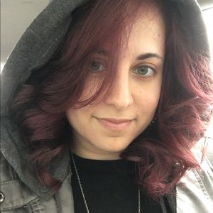 Meet your Posher, Nicole